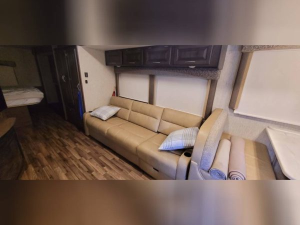 630bde3809ac9a79ed5e02b3 2019 Coachmen Class A RV MIRADA 32SS
