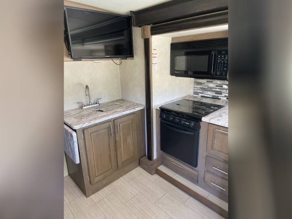 633ce291fb0d3b2bb01cfb76 2019 Forest River Class A RV FR3 32DS
