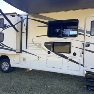 633ce6a5032be933106191f3 2019 Forest River Class A RV FR3 32DS