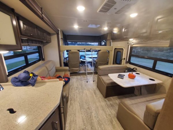 634e0093ecd6ba5dd2494eba 2019 Thor Motor Coach Class A RV HURRICANE 29M