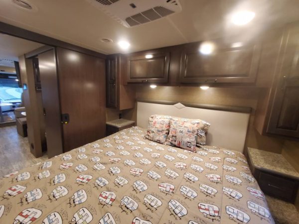634e00bae8772124864afd9d 2019 Thor Motor Coach Class A RV HURRICANE 29M