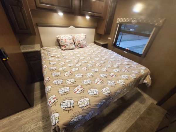 634e00c345509c3eaf3dd02a (1) 2019 Thor Motor Coach Class A RV HURRICANE 29M