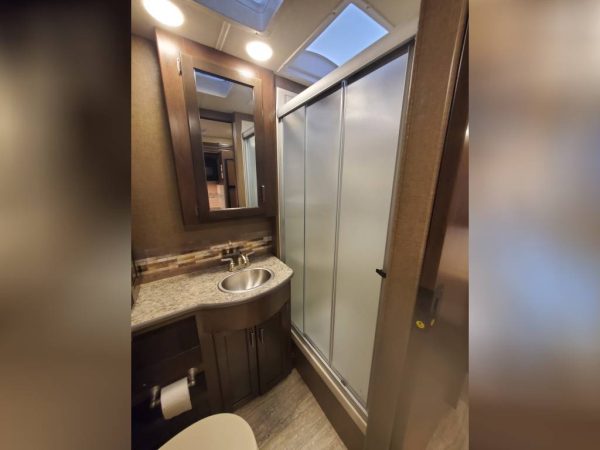 634e00d0dca05d3f2808ed82 2019 Thor Motor Coach Class A RV HURRICANE 29M