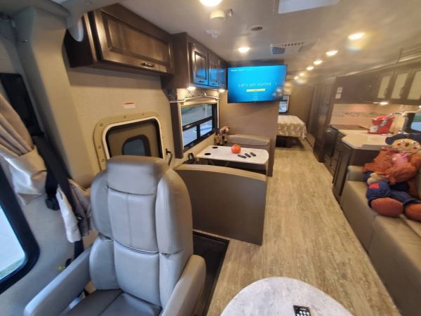 634e011c5e667b3d85152a5b 2019 Thor Motor Coach Class A RV HURRICANE 29M