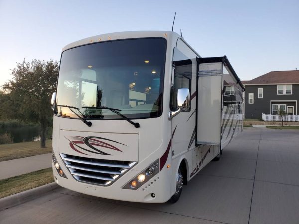 634e012c3242f56116208942 2019 Thor Motor Coach Class A RV HURRICANE 29M