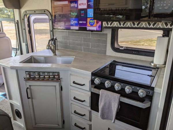 634f1fce27683b253e5b3fe2 2020 Jayco Class A RV ALANTE 26X