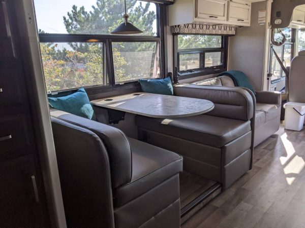 634f22084bdf9831470269c9 2020 Jayco Class A RV ALANTE 26X