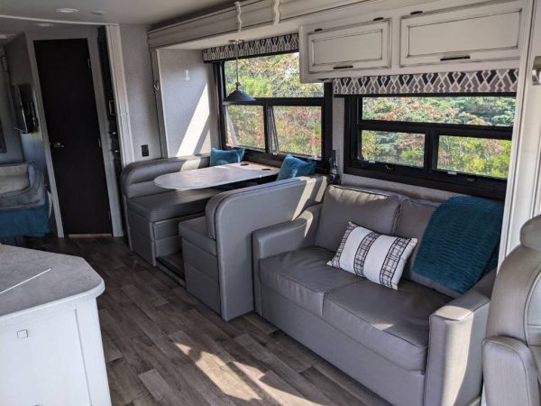 634f220cc8bf077317667942 2020 Jayco Class A RV ALANTE 26X