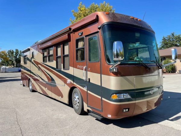 635588a5b0209213c56e1f19 2005 Monaco Class A RV WINDSOR 40PAQ