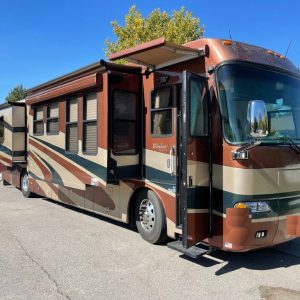 635588b9458a814cdf1c8780 2005 Monaco Class A RV WINDSOR 40PAQ