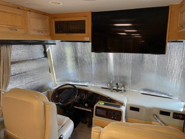 635589367659ed73930c428c 2005 Monaco Class A RV WINDSOR 40PAQ