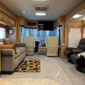 63558982644f0735332bb2cd 2005 Monaco Class A RV WINDSOR 40PAQ