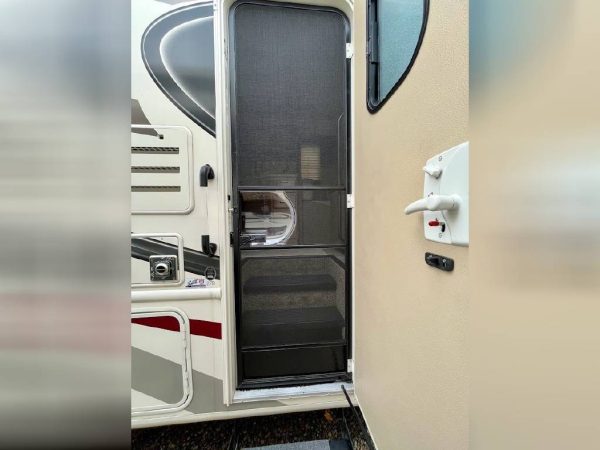 63603aa62971ec775d6744f2 2019 Thor Motor Coach Class A RV Hurricane 27B