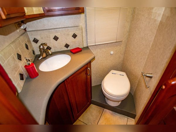 637714a75be4d022656899e8 2007 American Coach Class A RV American Tradition 40Z
