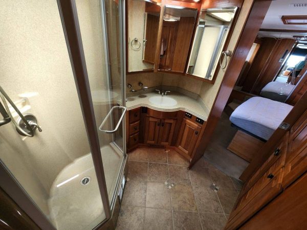 6378815de7eccf736851d10d 2005 Monaco Class A RV DYNASTY 42