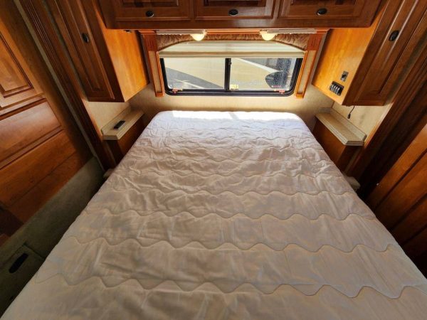 6378815ee7eccf736851d112 2005 Monaco Class A RV DYNASTY 42