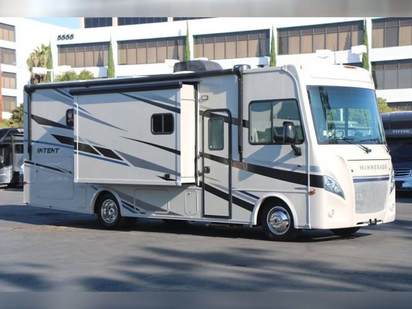6388564e869c397c5e1c8a51 2020 Winnebago Class A RV INTENT 28Y