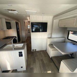 63885650869c397c5e1c8a59 2020 Winnebago Class A RV INTENT 28Y