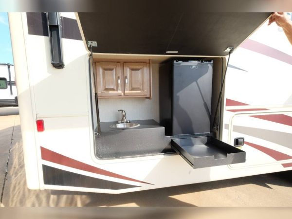 638b2e28ac4c8433155107ab 2019 Jayco Class A RV Precept 29V