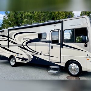 6392699ff550f73f556941f3 2014 Fleetwood Class A RV BOUNDER 33C