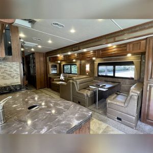 63926a40f57f562108443d1e 2014 Fleetwood Class A RV BOUNDER 33C