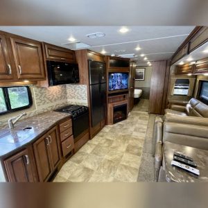 63926a4772d4bf4d5949592c 2014 Fleetwood Class A RV BOUNDER 33C
