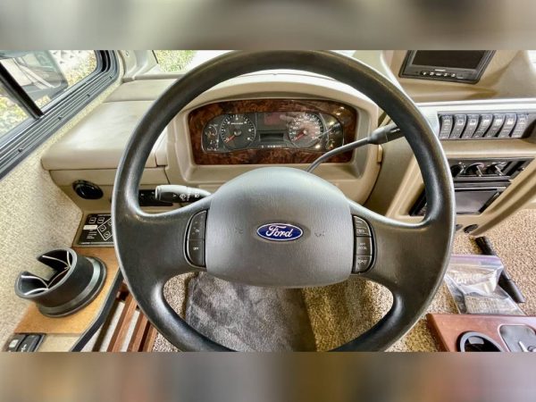 63926a8507f7d73eae74c705 2014 Fleetwood Class A RV BOUNDER 33C