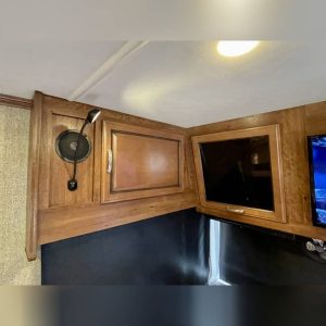 63926aa336d860379420074f 2014 Fleetwood Class A RV BOUNDER 33C