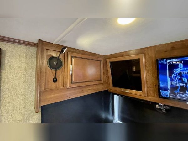 63926aa336d860379420074f 2014 Fleetwood Class A RV BOUNDER 33C