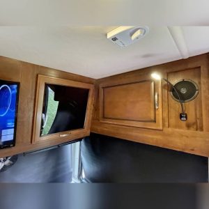 63926aa9910f6b327345f86b 2014 Fleetwood Class A RV BOUNDER 33C