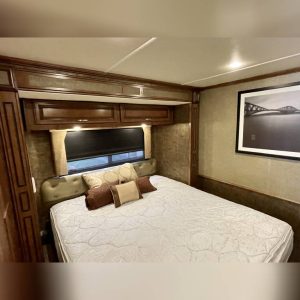 63926b741d3484375220c979 2014 Fleetwood Class A RV BOUNDER 33C