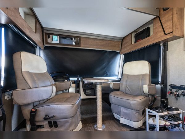 6397ea63be329c1a115951bb 2018 Winnebago Class A RV INTENT 30R