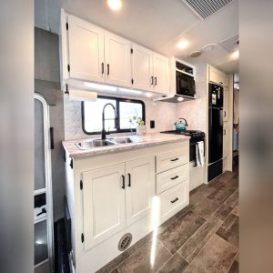 6397ea696718360c6d7dda67 2018 Winnebago Class A RV INTENT 30R
