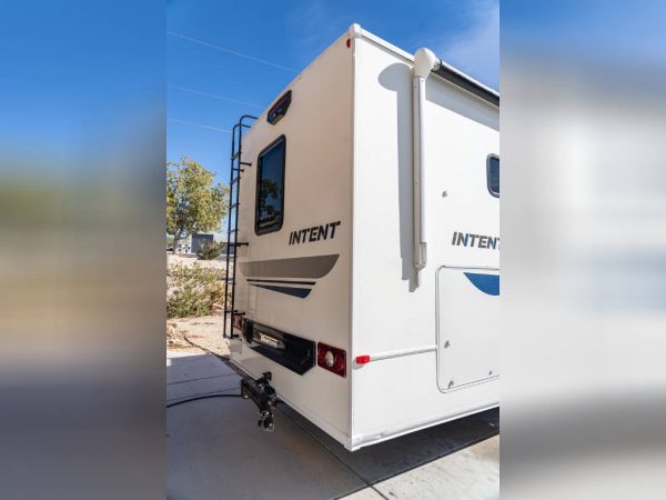 6397ea9cc9861a14aa607d80 2018 Winnebago Class A RV INTENT 30R