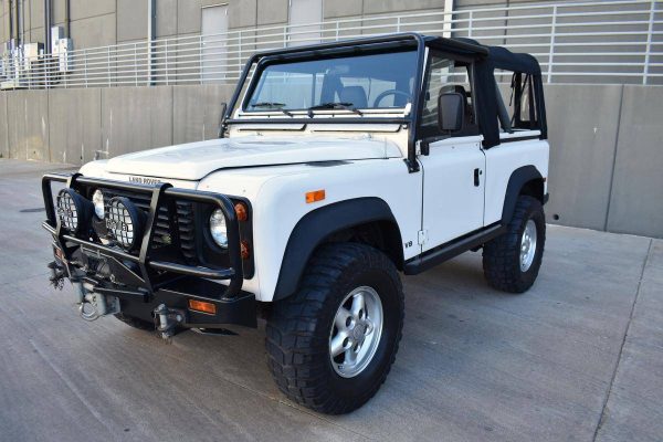 66428185-770-0@2X 1994 Land Rover Defender 90 Safari Cage