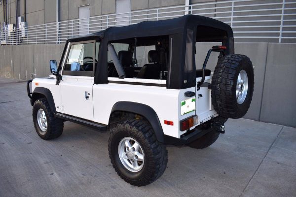 66428187-770-0@2X 1994 Land Rover Defender 90 Safari Cage