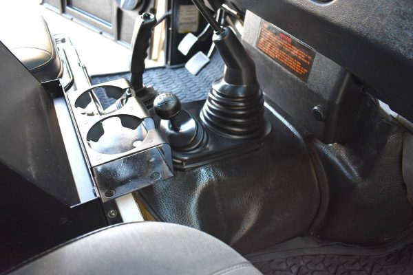 66428202-770-0@2X 1994 Land Rover Defender 90 Safari Cage