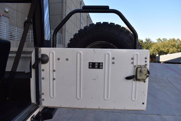 66428203-770-0@2X 1994 Land Rover Defender 90 Safari Cage