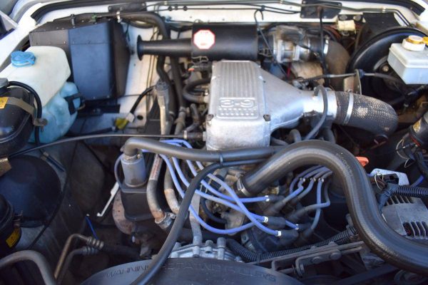 66428206-770-0@2X 1994 Land Rover Defender 90 Safari Cage