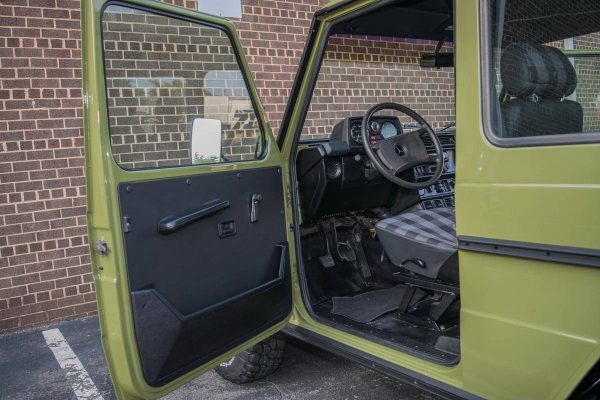67068812-770-0@2X 1985 Mercedes-Benz Gelandewagen SWB 240GD