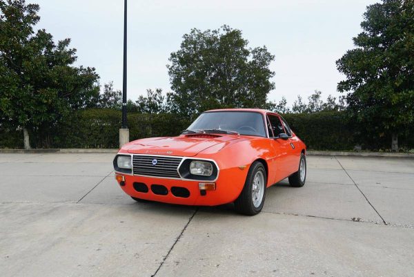 67226595-770-0@2X 1971 Lancia Fulvia 1600 Sport Zagato