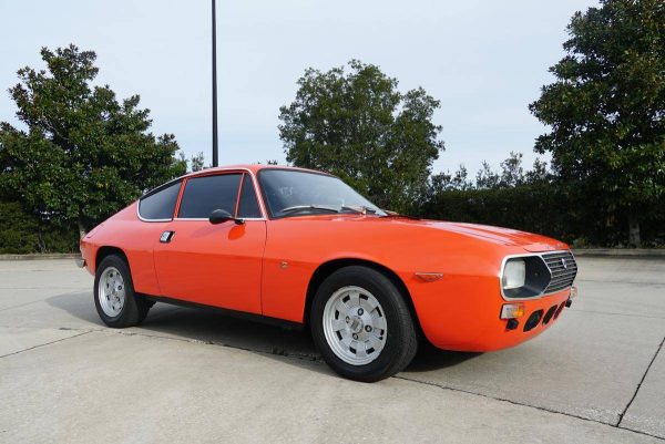 67226606-770-0@2X 1971 Lancia Fulvia 1600 Sport Zagato