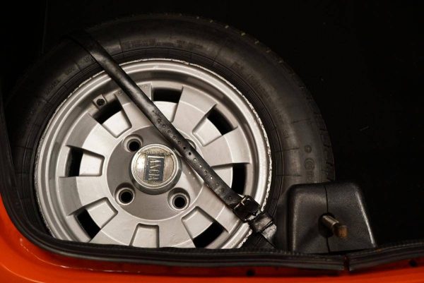 67226843-770-0@2X 1971 Lancia Fulvia 1600 Sport Zagato