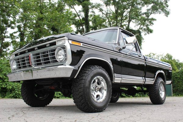 67290425-770-0@2X 1973 Ford F100 Ranger XLT 4×4