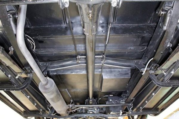 67316040-770-0@2X 1931 Chevrolet Independence Phaeton