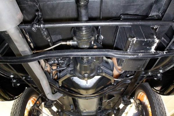 67316044-770-0@2X 1931 Chevrolet Independence Phaeton