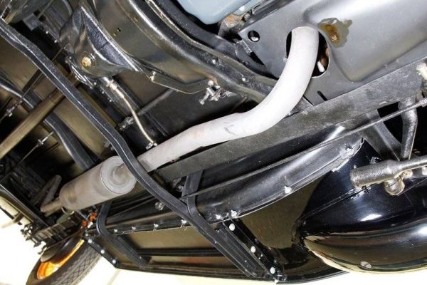 67316048-770-0@2X 1931 Chevrolet Independence Phaeton