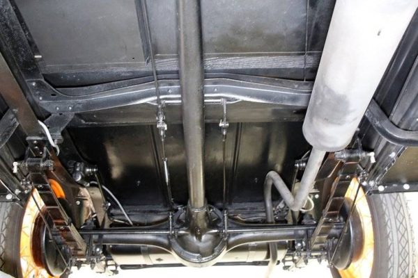 67316050-770-0@2X 1931 Chevrolet Independence Phaeton