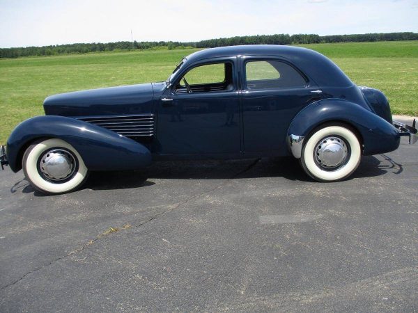 67653054-770-0@2X 1936 Cord Westchester Sedan