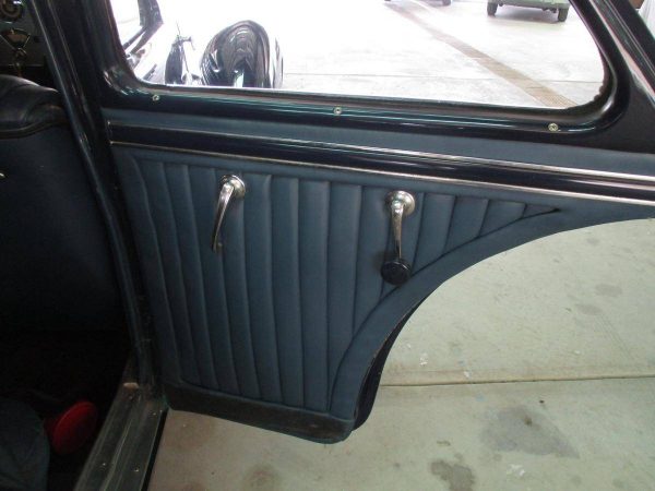 67653071-770-0@2X 1936 Cord Westchester Sedan